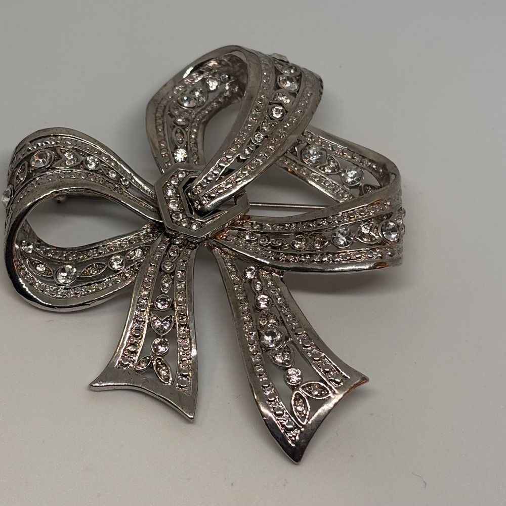 Vintage Rhinestone Bow Brooch Silver Tone Sparkling Statement Pin
